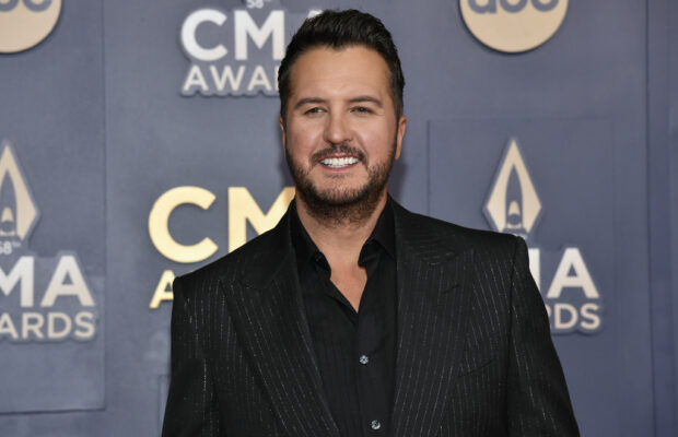 Luke Bryan LIVE 2 Dates in May at Bank of NH Pavillion
