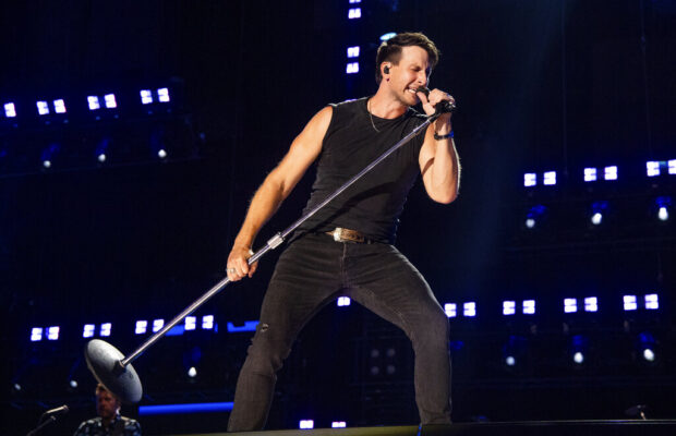 Russell Dickerson LIVE Cape Cod Melody Tent – Hyannis MA Russell Dickerson LIVE Cape Cod Melody Tent – Hyannis MA